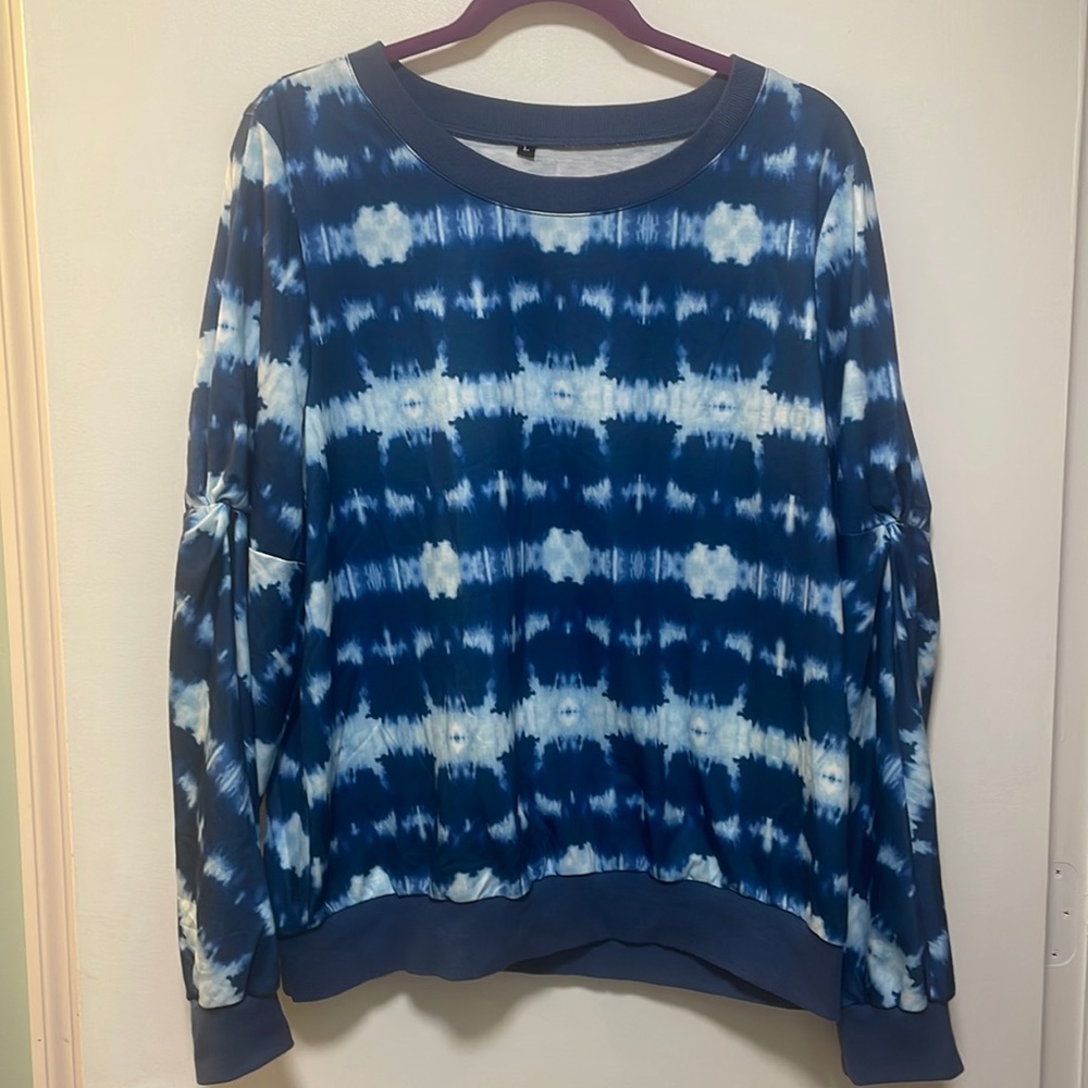 Women’s long sleeve shirt size L